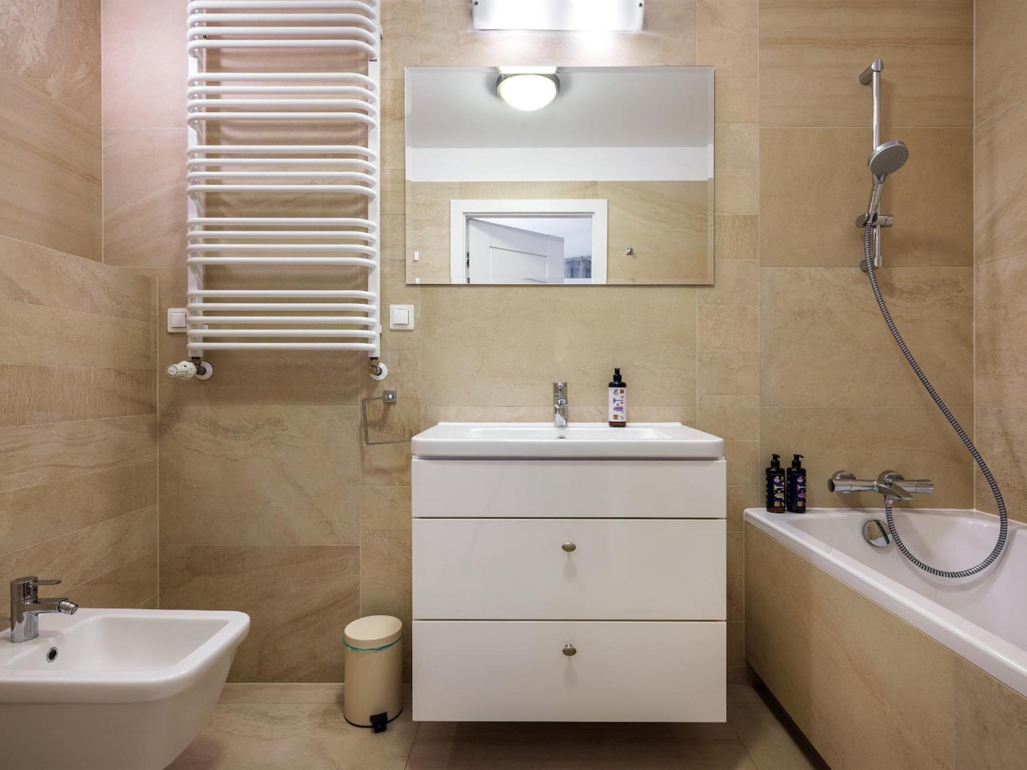 Modern Central Apartment W. Parking By Tyzenhauz كراكوفيا المظهر الخارجي الصورة